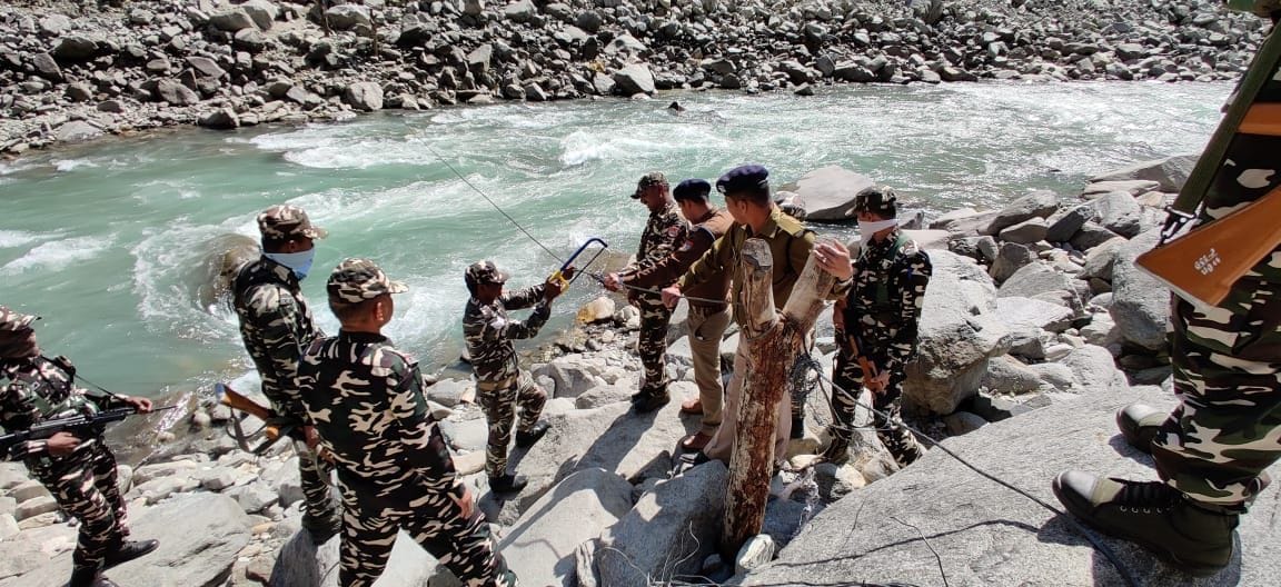 Illegal crossing wires cut along Indo-Nepal border