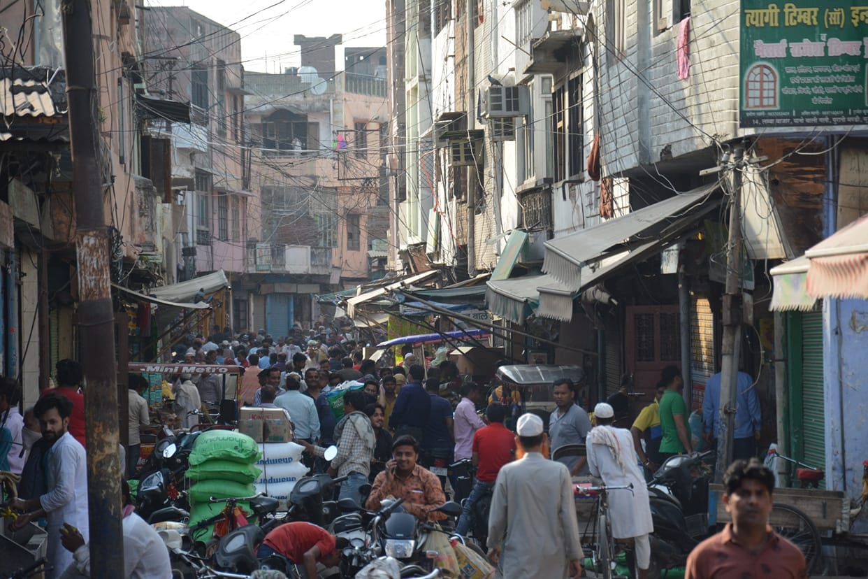 Market opened after public curfew, buyers thronged