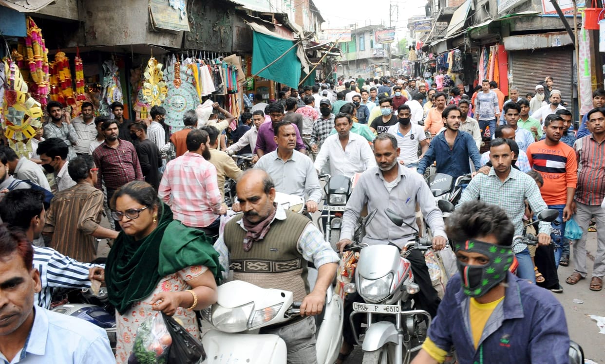crowd after lock down message in sambhal