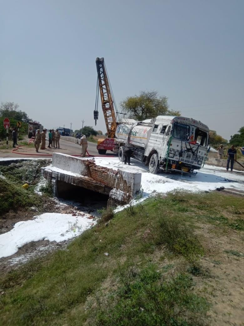 Petrol tanker overturns to save bike rider, terror in area