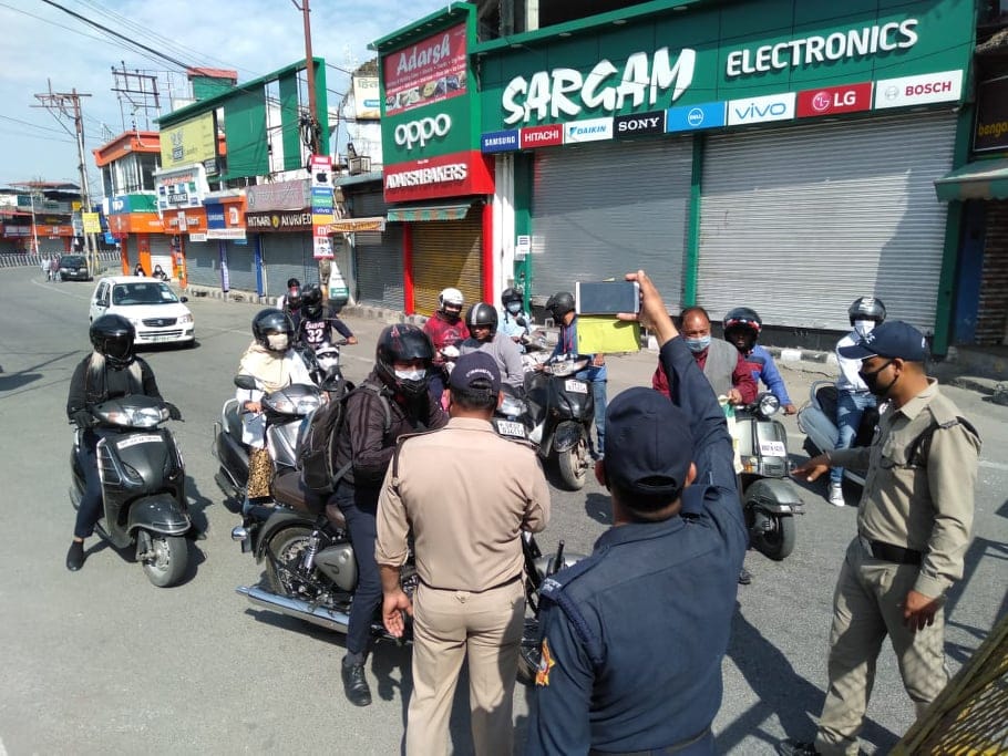 Lockdown in Uttarakhand News Update: Corona Virus Live Update lock down second day
