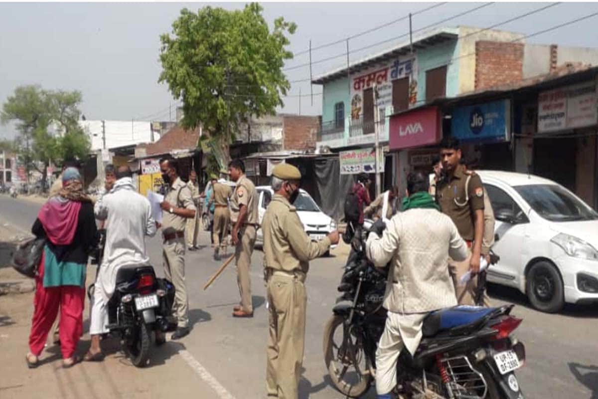 Coronavirus: Lathicharge in Meerut on lockdown violation, police sealed Haryana Uttarakhand borders