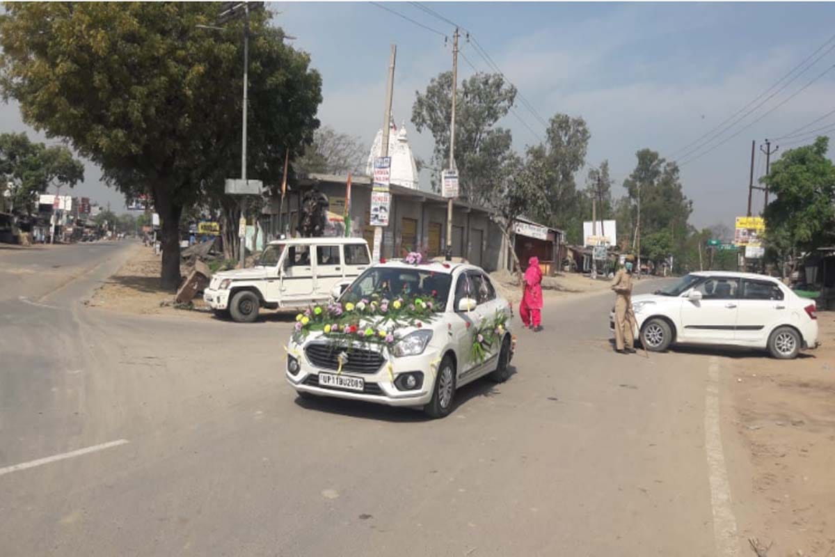 coronavirus: Barat came on road amid lockdown in saharanpur, groom was released, police took Baratis to police station