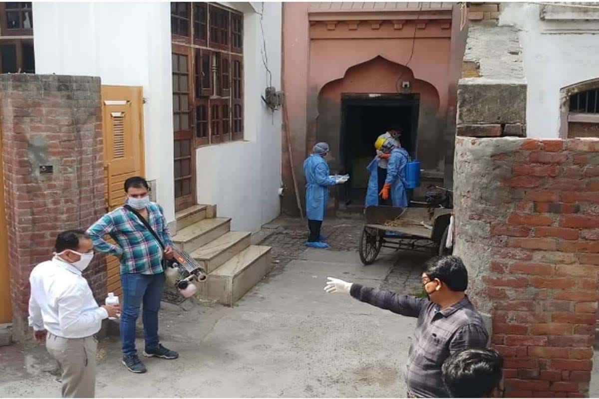 coronavirus: Barat came on road amid lockdown in saharanpur, groom was released, police took Baratis to police station