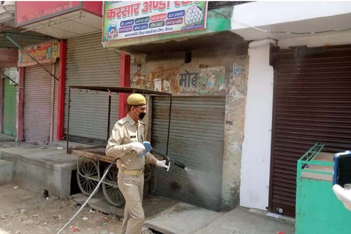 Shastri Nagar and Himayu Nagar police sealed as soon as corona positive was confirmed
