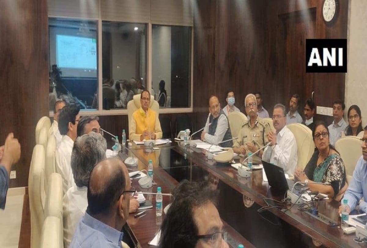 Shivraj Singh cabinet formed next month Congress rebels claim before BJP