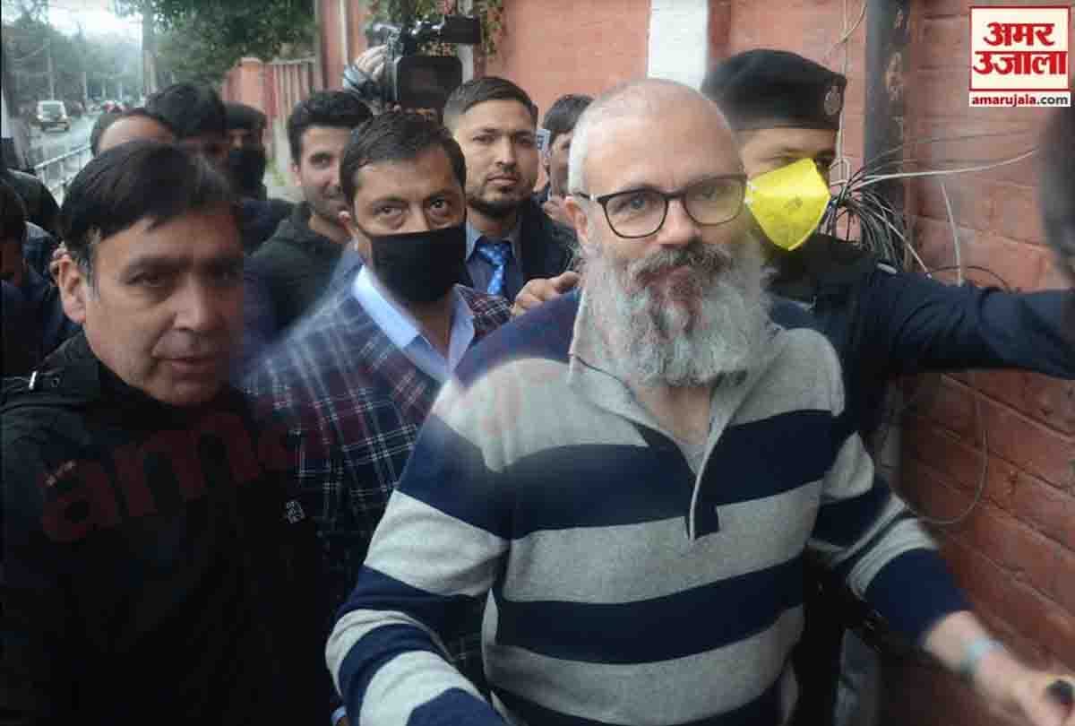 Omar Abdullah taunts Satyapal Malik says he does not get tired of lying