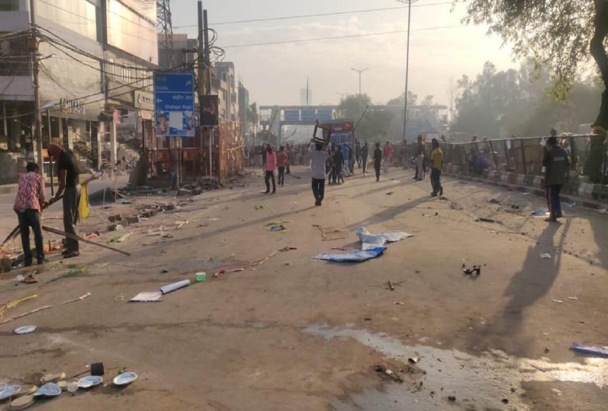 Shaheen bagh protest site cleared by delhi police amidst lockdown in wake of corona virus