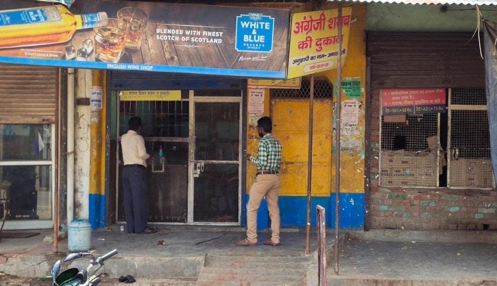 Shops opened in all places of non-essential goods