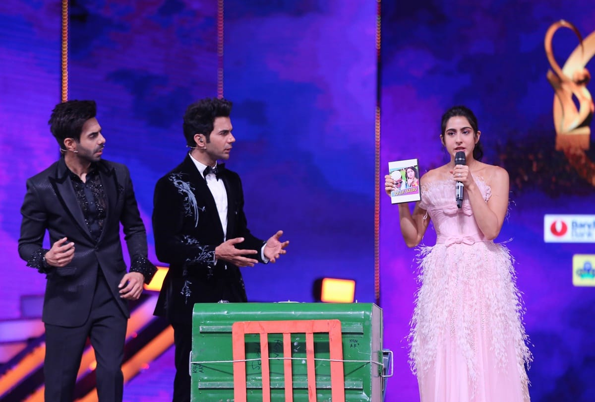 Sara Ali Khan Will do Leg Pulling Of Varun Dhawan Rajkummar Rao Aparshakti Khurana Ayushmann Khurrana in Zee Cine Awards