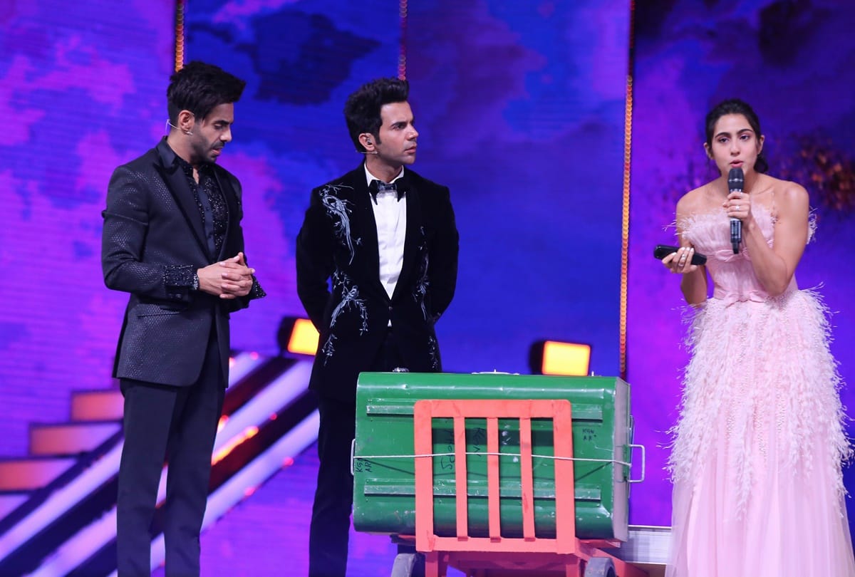 Sara Ali Khan Will do Leg Pulling Of Varun Dhawan Rajkummar Rao Aparshakti Khurana Ayushmann Khurrana in Zee Cine Awards