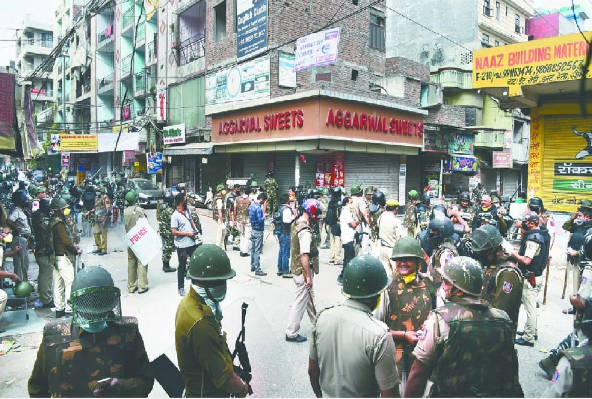 Emergency alarm sounded as police arrived at the spot in night