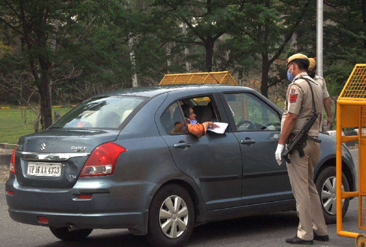 Police creates separate lane for exempted people from lockdown on Noida-Delhi border
