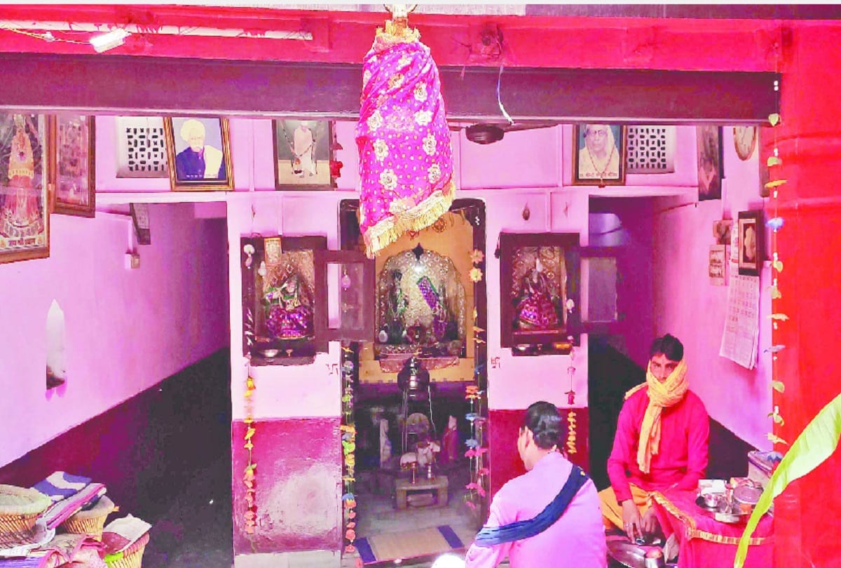 Navratri starts and people are asking suggestions from pundits online for worship