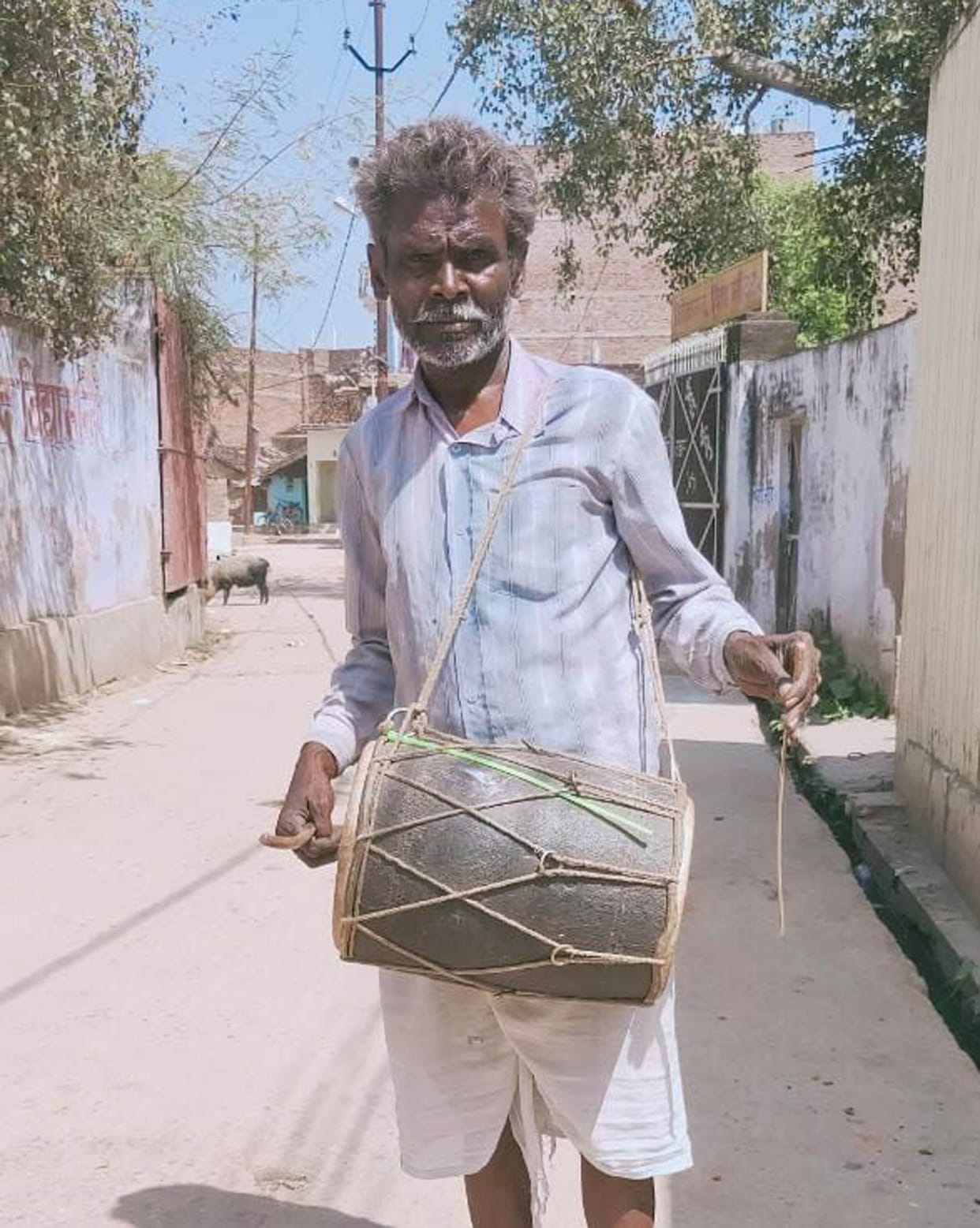 The laborers without cutting the fields are also 'locked down'