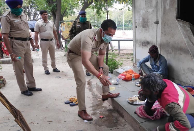 Coronavirus, Chandigarh Police Officer Social Work