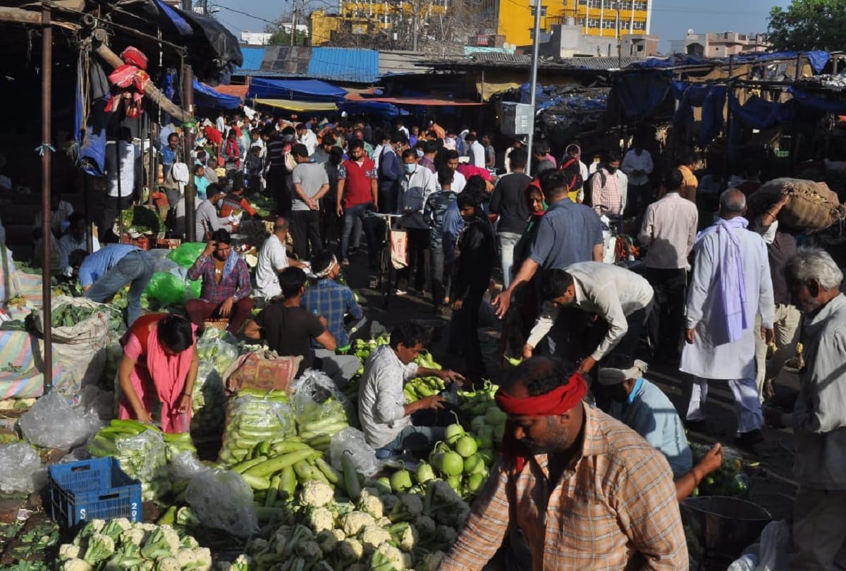 Lockdown in India News in Hindi: see photos of north indian cities how people following it essential good shops open