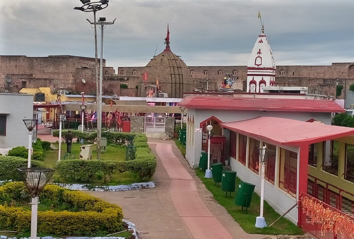 Jammu and Kashmir: Security of temples in Navratri is a big challenge, CRPF personnel deployed at important places of Jammu