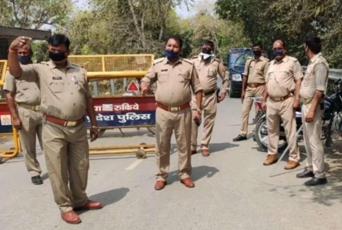 People call unnecessary calls in DM office control Room during Gorakhpur Lockdown