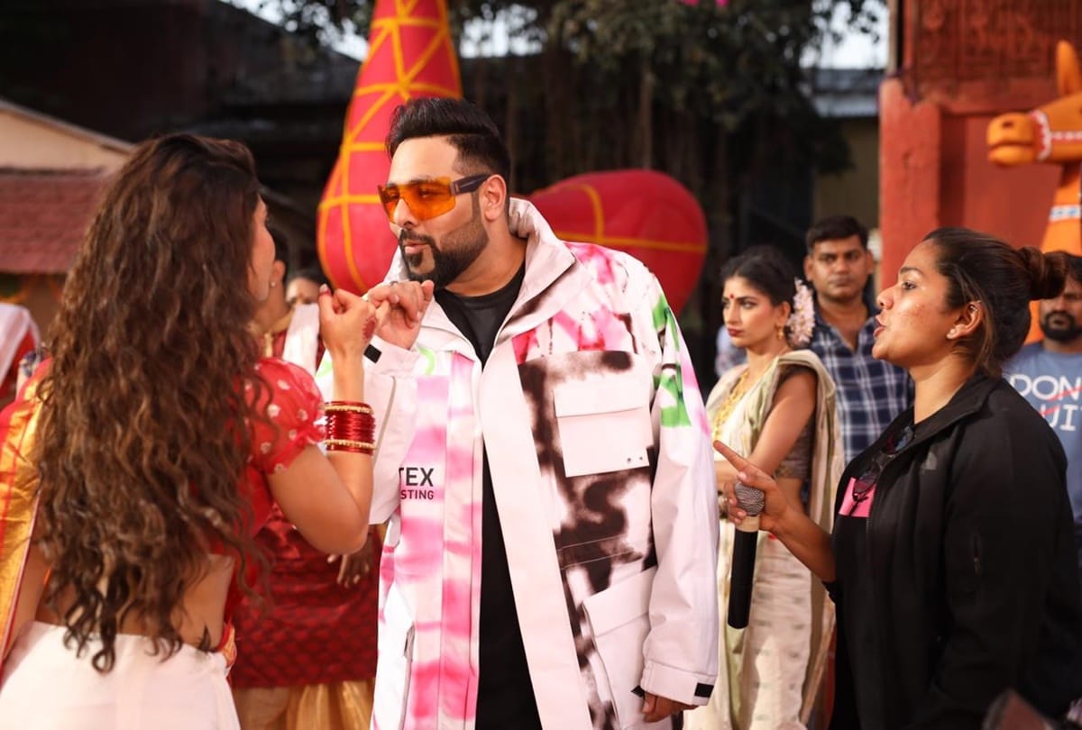 Bollywood Singer Badshah Gets Sunburn While Holidays In Maldives Varun Dhawan Reacted and Said Same