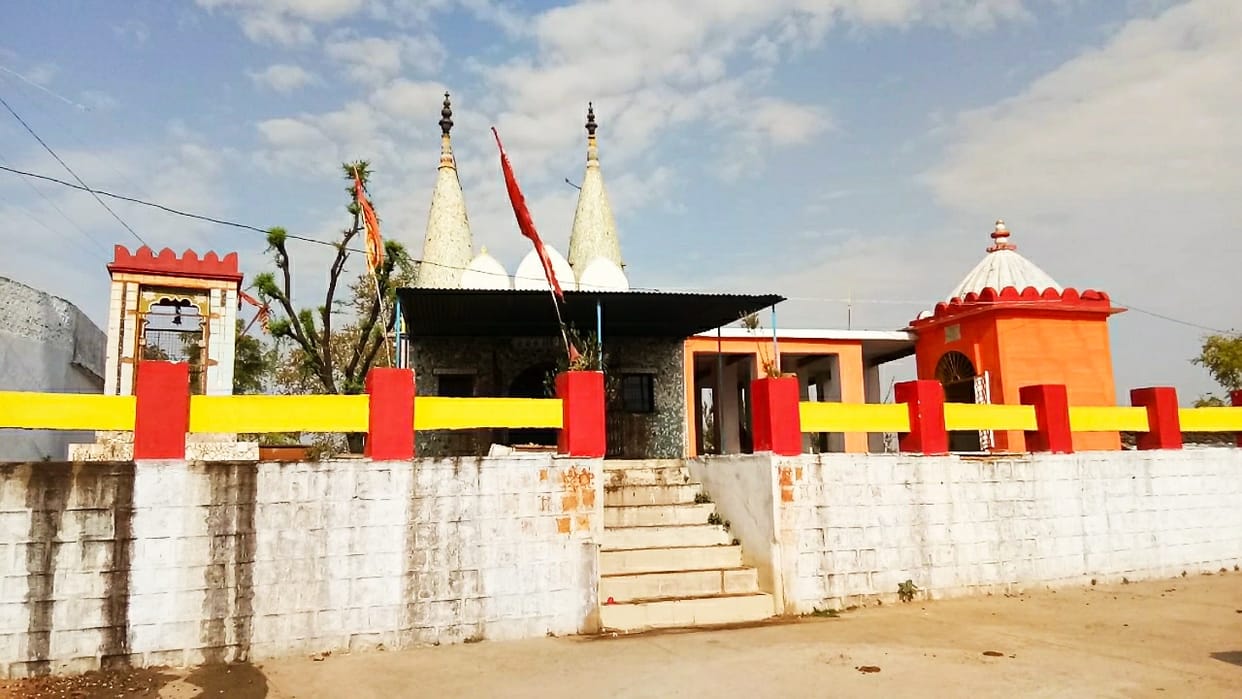 Navrat firstday not any people see near temple