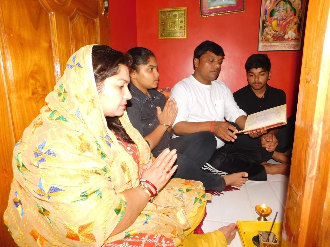 People worship at home