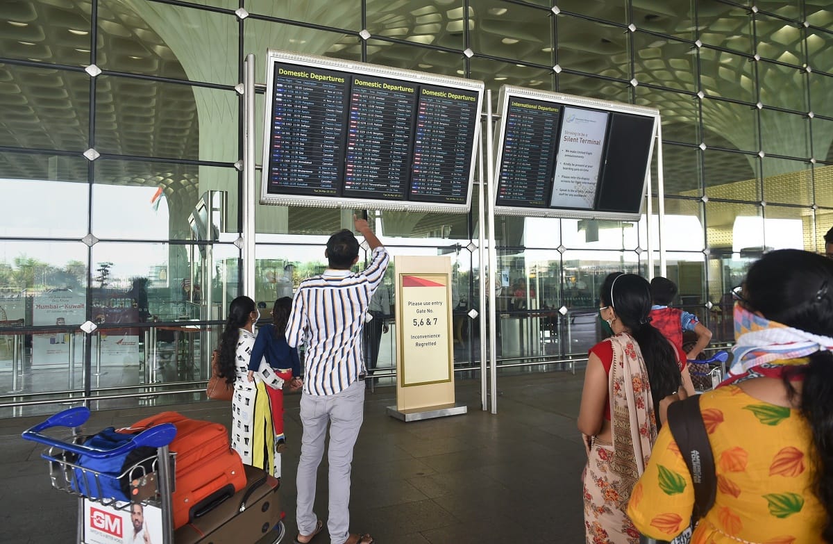 Coronavirus : Railway services suspension will be extended till April 22