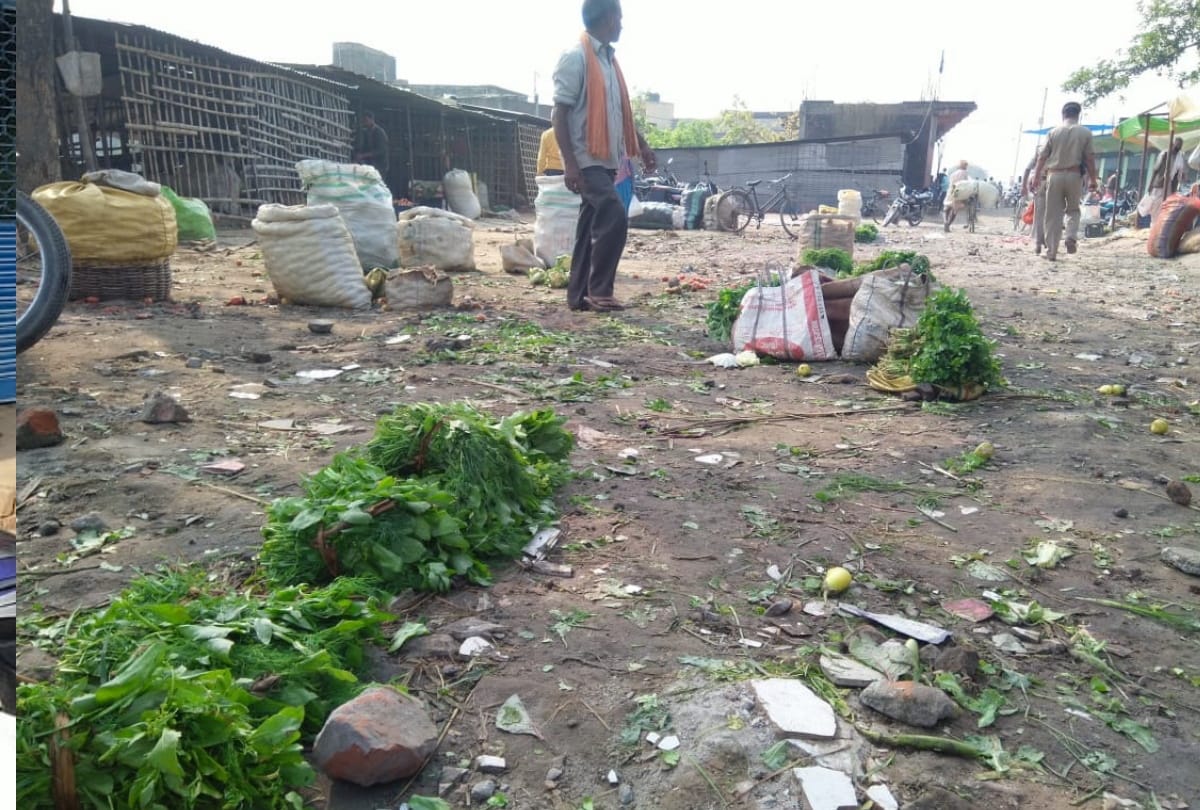 Police tell about to Public for lockdown in maharajganj