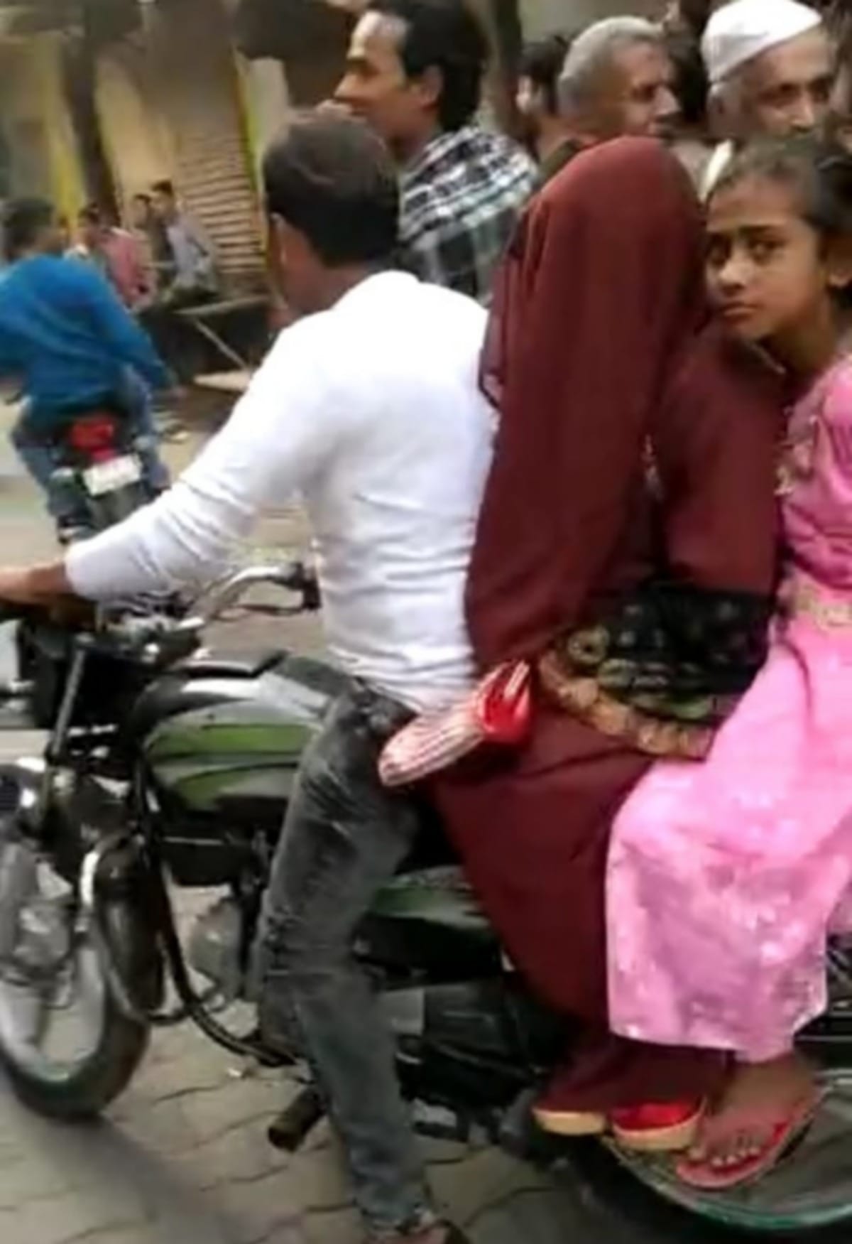 bride departs with the groom on a bike in Moradabad see photos