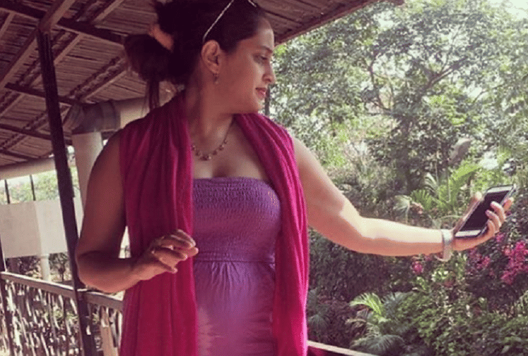 coronavirus due singer shweta pandit stuck in italy missed family