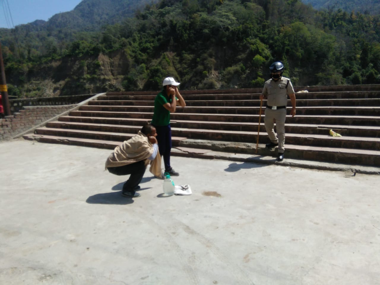 Lockdown in Uttarakhand News Update: watch police punishment in photos
