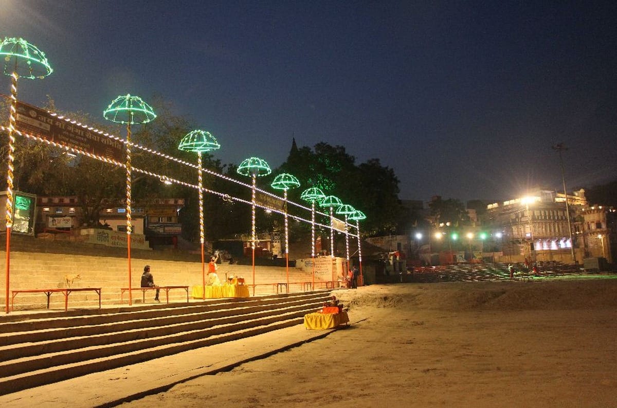 coronavirus lockdown in varanasi places are empty silence where rush crowded assi ghat ganga