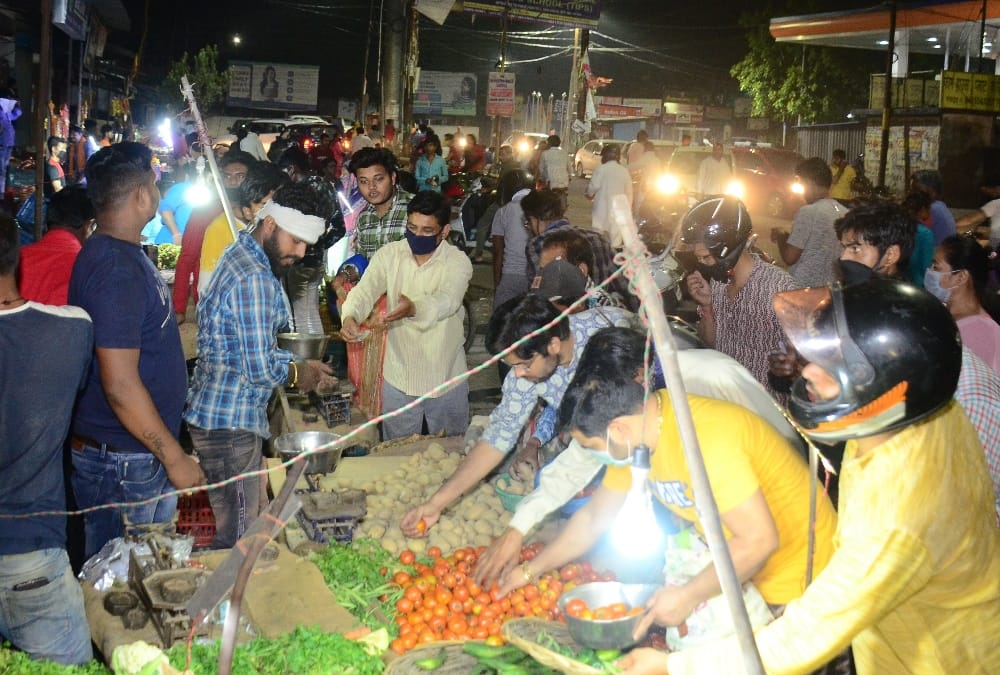 rate of vegetables and fruits hiked in lucknow