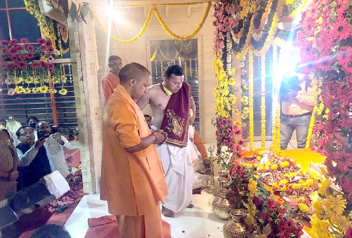 ramlala sit on silver throne Ram Navami after 492 years see photos