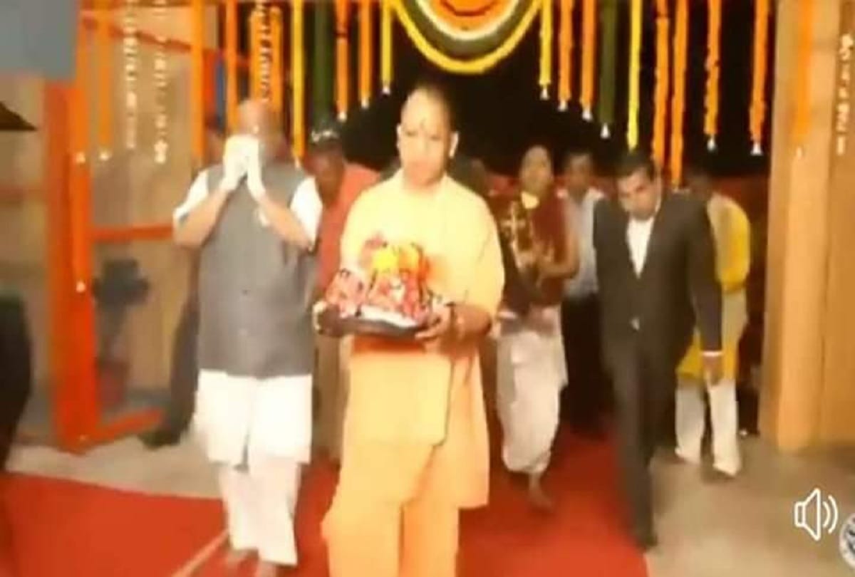 ramlala sit on silver throne Ram Navami after 492 years see photos