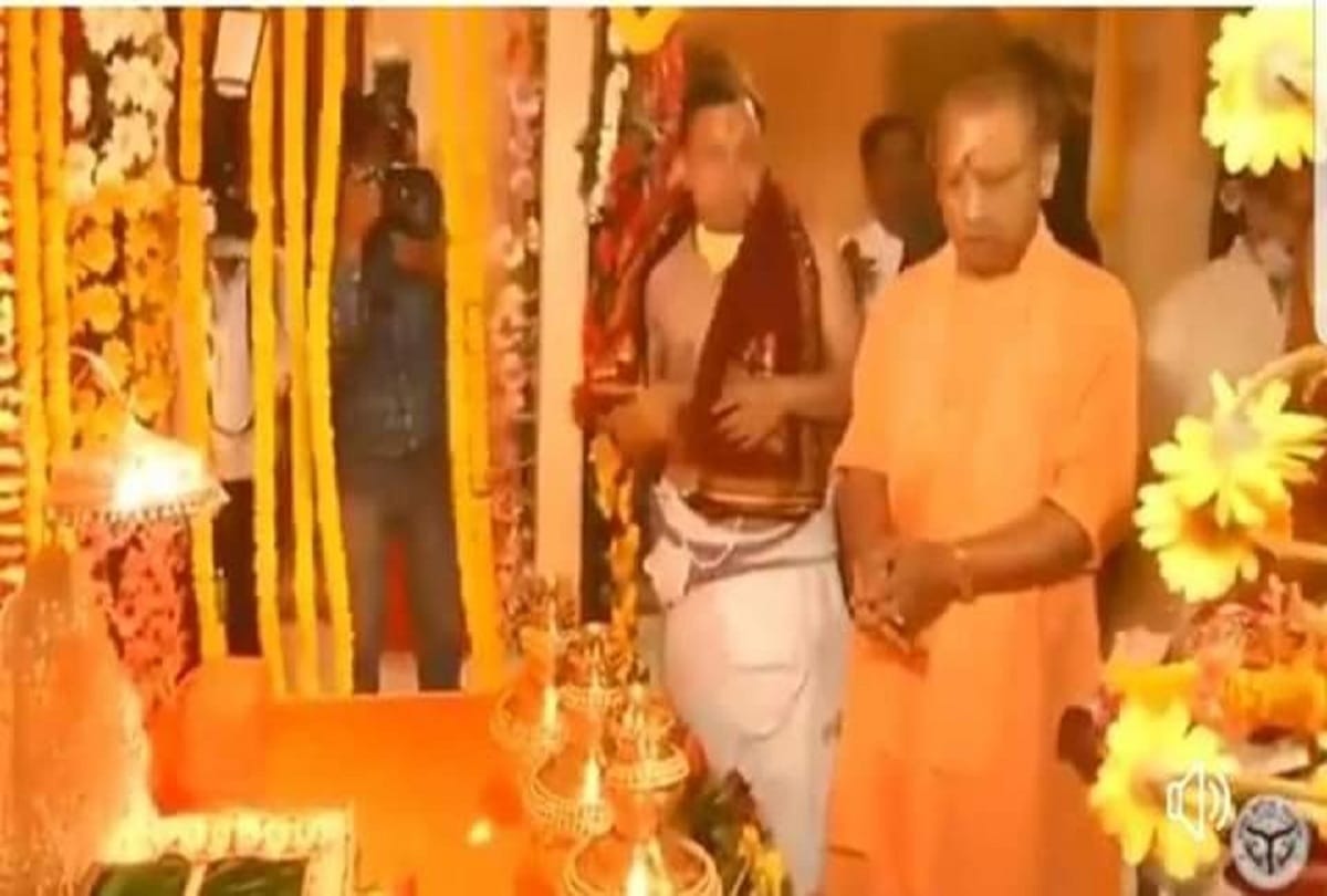 ramlala sit on silver throne Ram Navami after 492 years see photos
