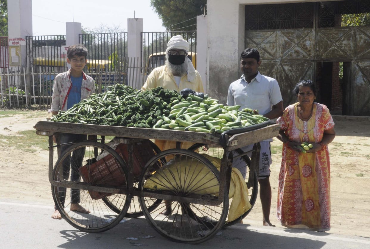 92 street vendors get licence to sell items