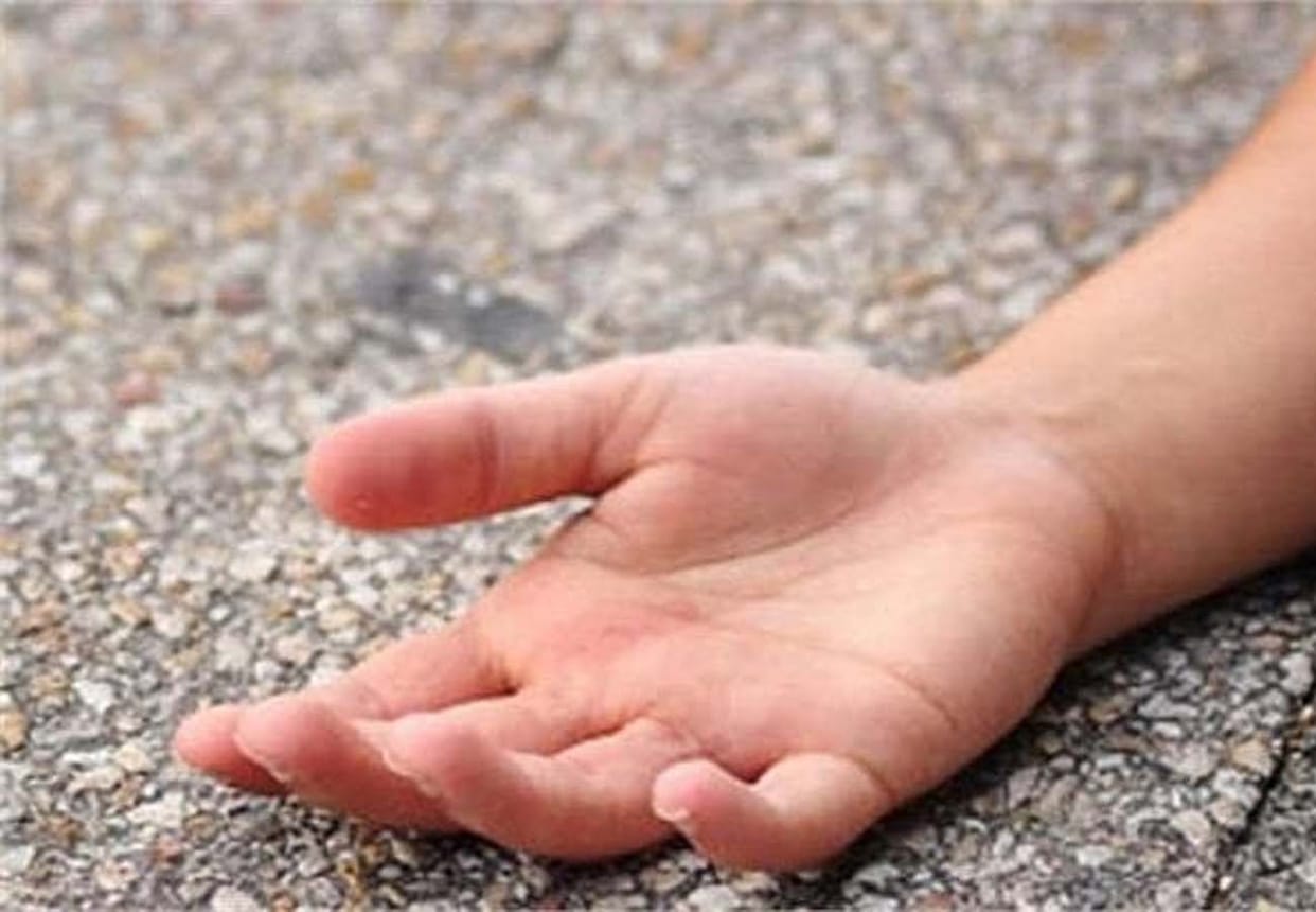death of innocent by getting stuck in thrasher in jalaun