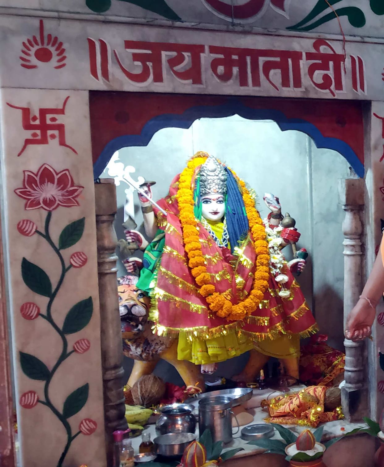 Mother Brahmacharini worshiped on the second day of Navratri