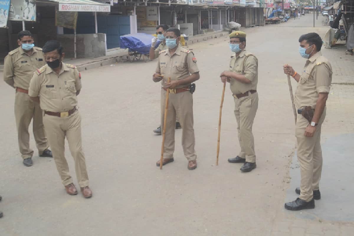 Lockdown update Meerut : know all about police lathi and Polycarbonate police Lathi