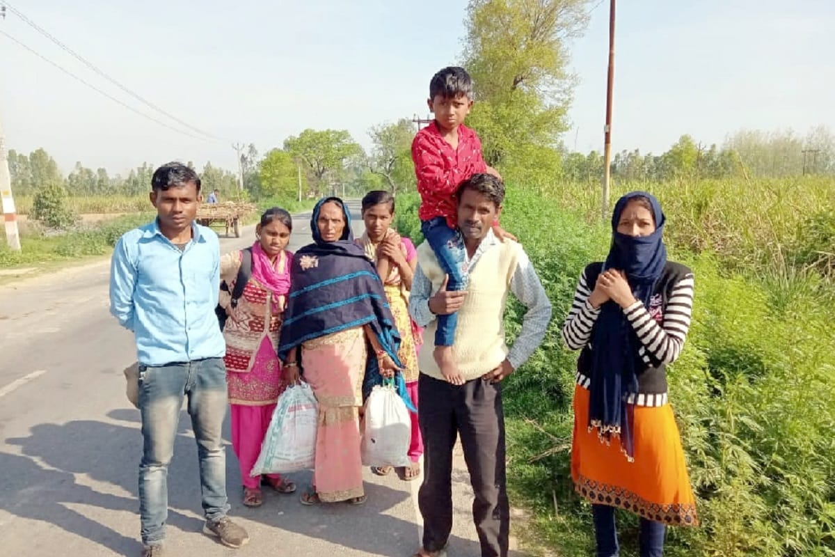 Corona, Many workers are stranded 520 km from their home in Bijnor district due lockdown