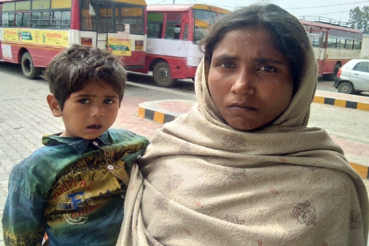 Corona, Many workers are stranded 520 km from their home in Bijnor district due lockdown