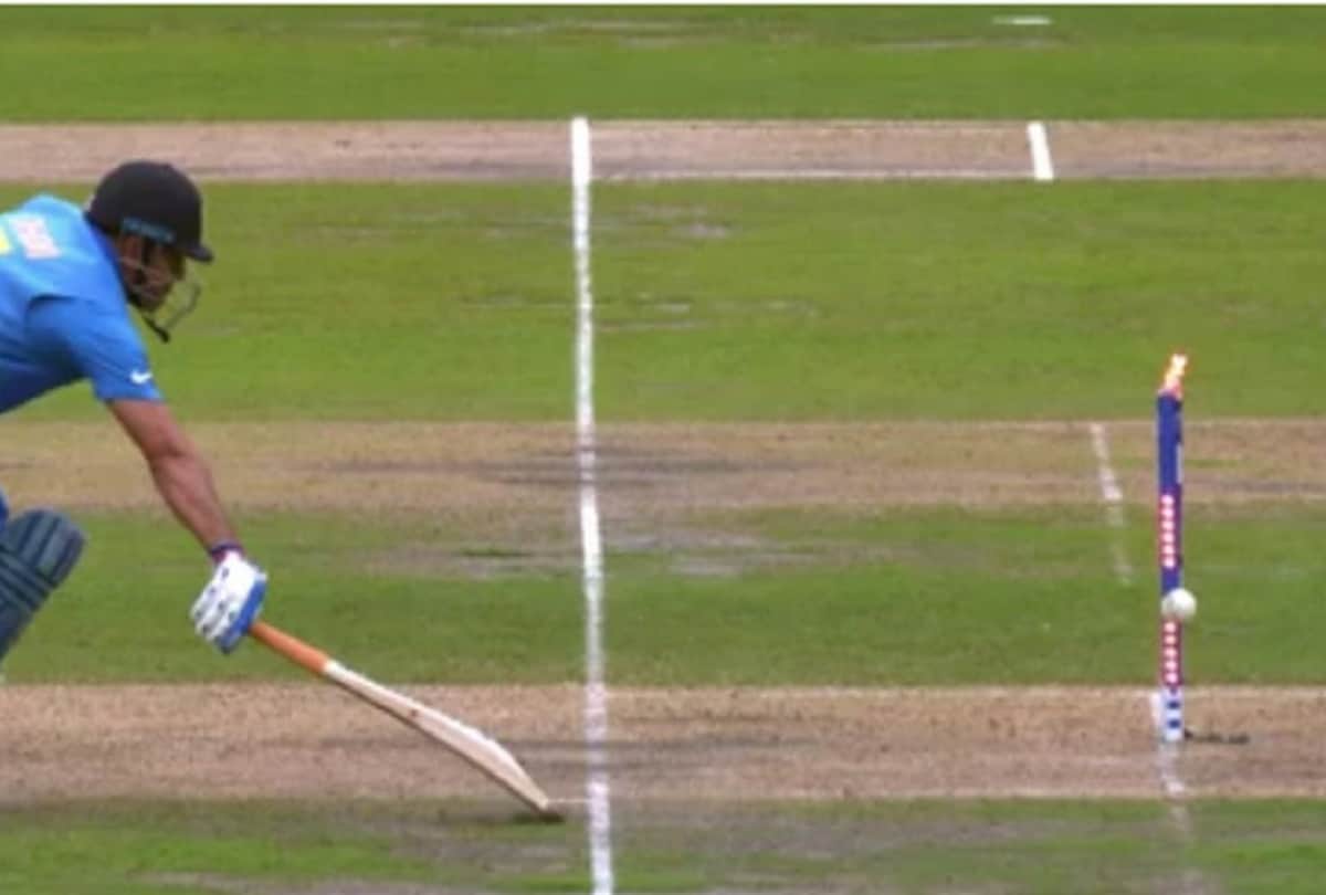 Covid 19 UP Police call 112 twitter account uses dhoni photo to create awareness on lockdown