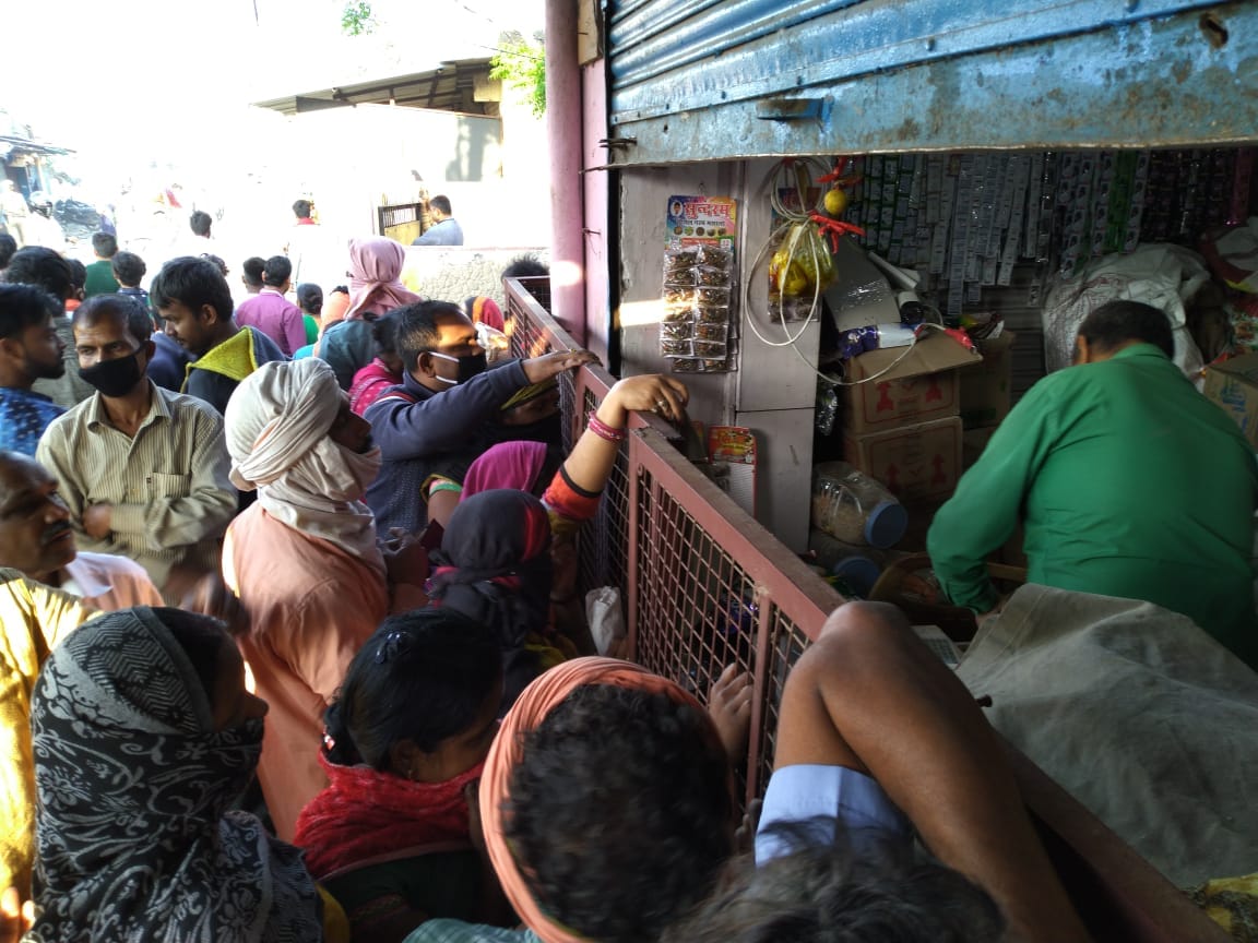 police FIR file on five shopkeeper for open shops in lockdown
