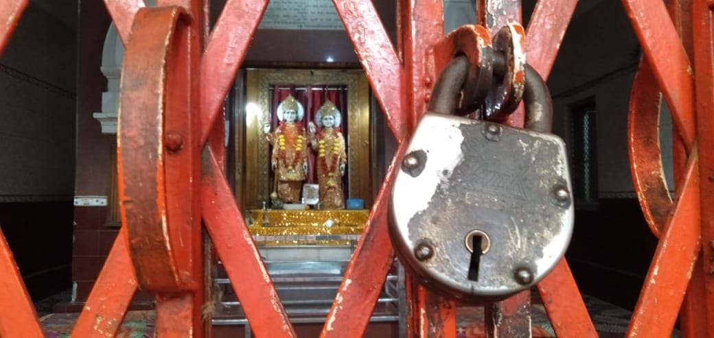 Temple closed, Navratri worship in homes
