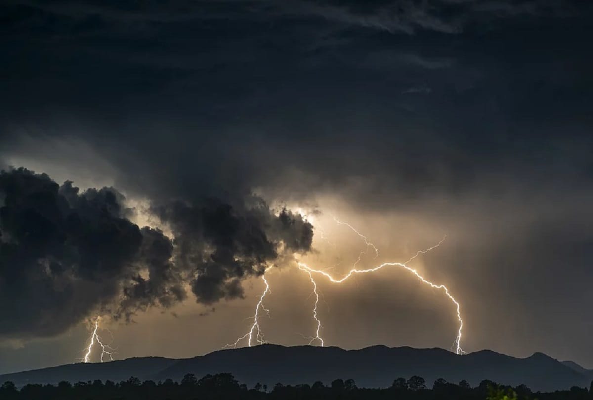 Meteorological Department warns of possibility of storm with lightning in Bihar and Jharkhand today and tomorrow
