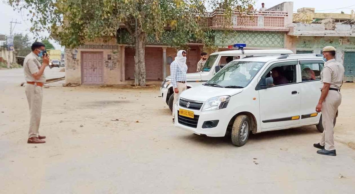 police stop people by butting 10 blocks