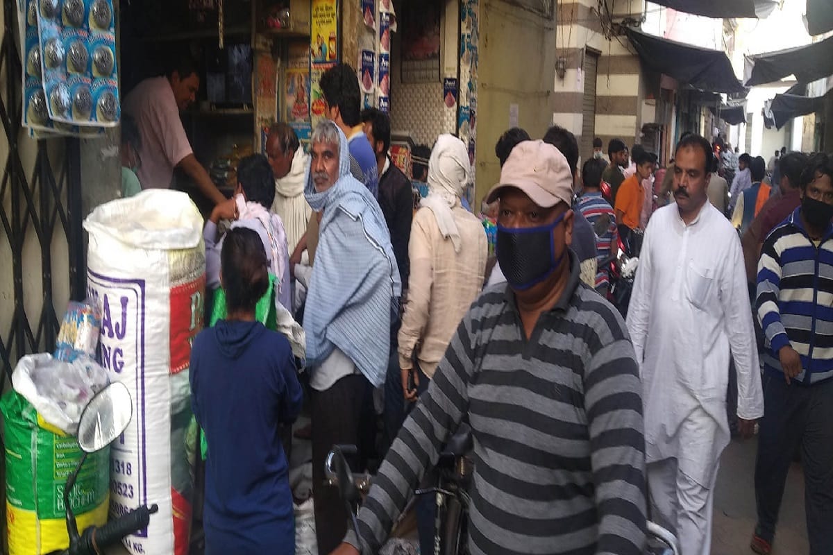 Corona, The people of Muzaffarnagar are not following the lockdown and the commissioner is angry