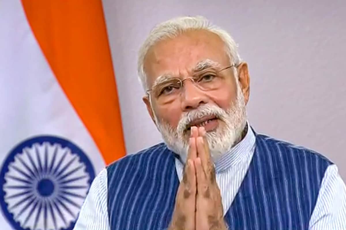 coronavirus pm narendra modi thanks to bollywood stars who donate in pm cares
