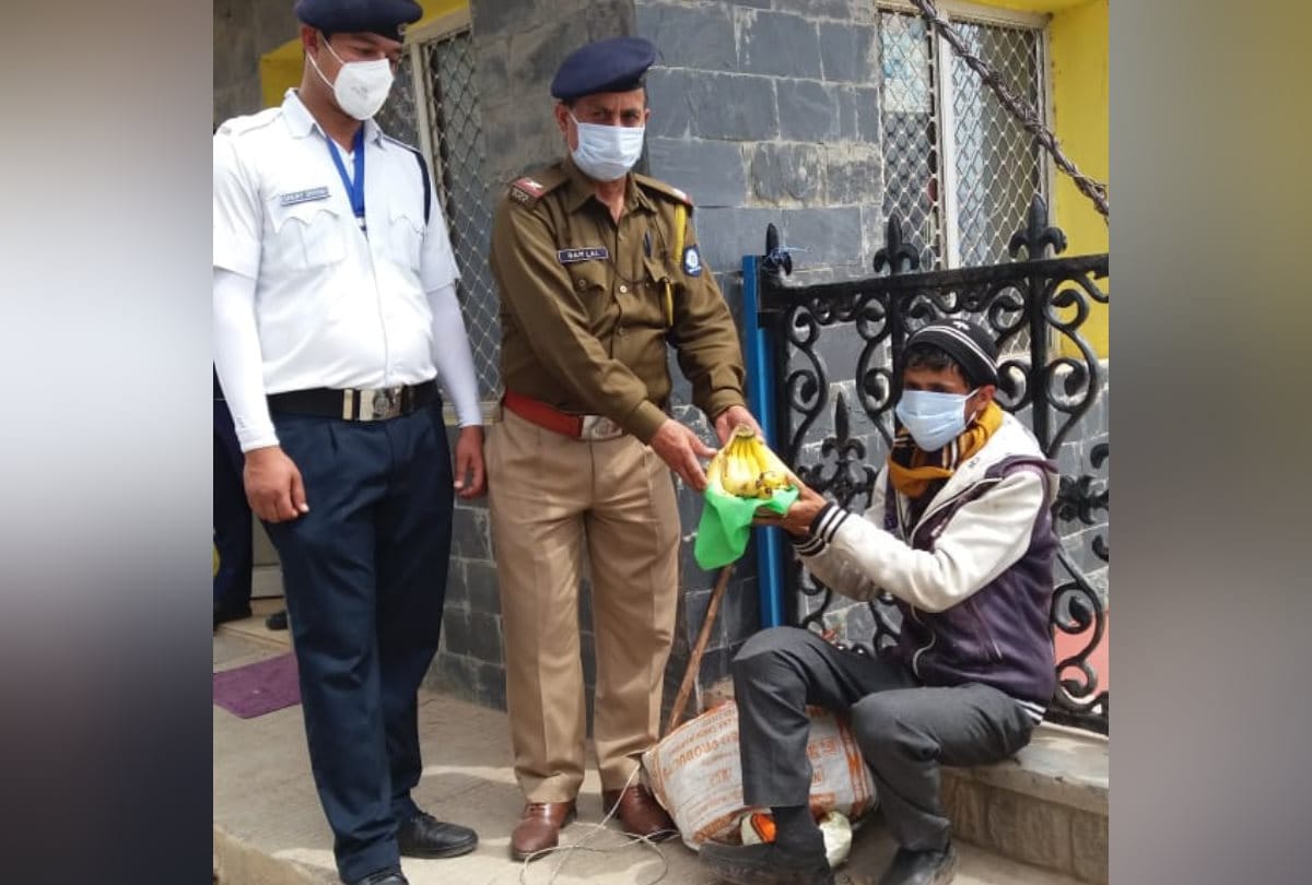 Curfew in Himachal Pradesh divyang travel by feet from shimla to nahan vovers 200 kilometer distance